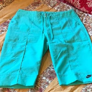 NIKE SHORT “EUC” Sz. XS. Green